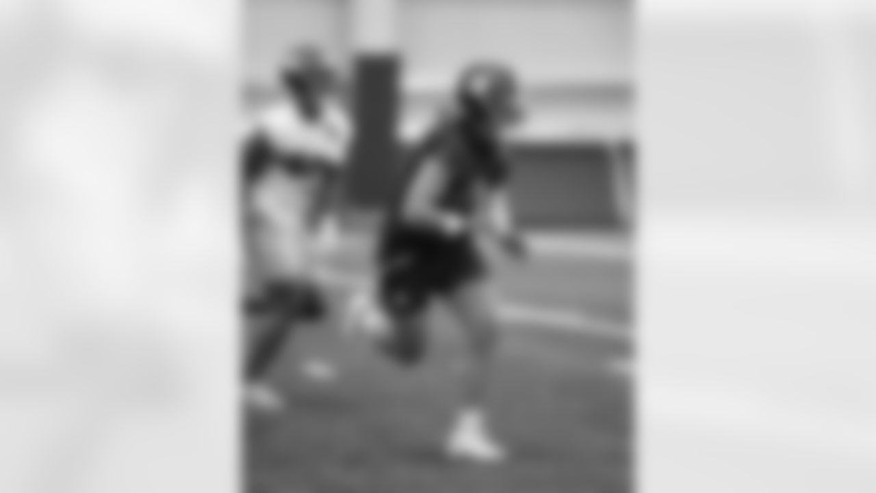 QB Jaxson Dart (6)