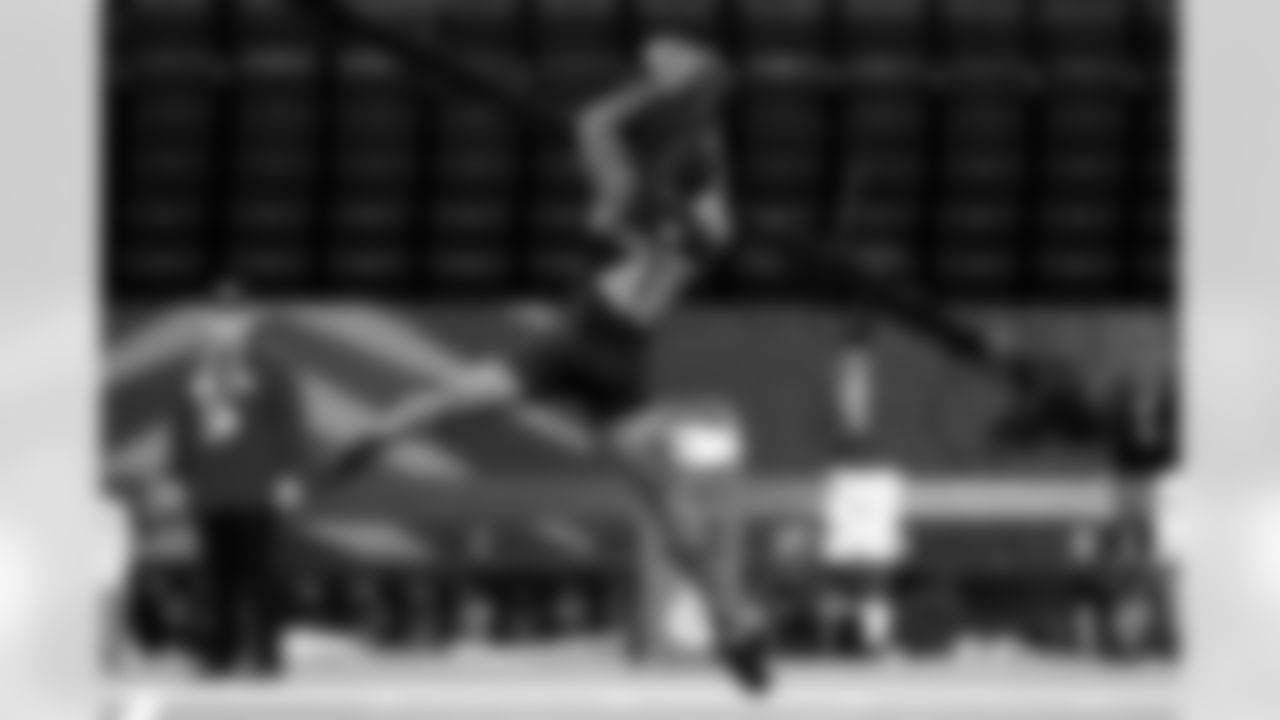 Oklahoma defensive back Robert Spears-Jennings (48) runs the 40-yard dash during the 2026 NFL Scouting Combine on Friday, February 27, 2026 in Indianapolis, Indiana. (Lauren Leigh Bacho/NFL)