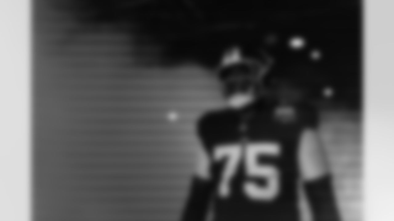 OL Joshua Ezeudu