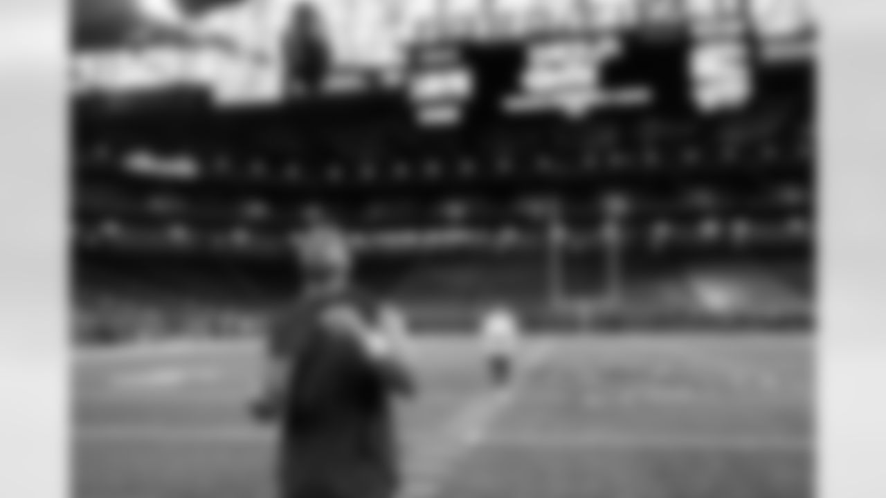 QB Russell Wilson (3)