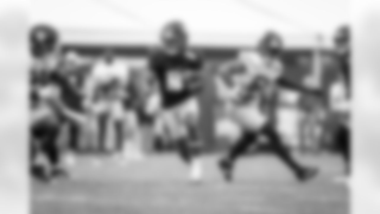 RB Tyrone Tracy Jr. (29)