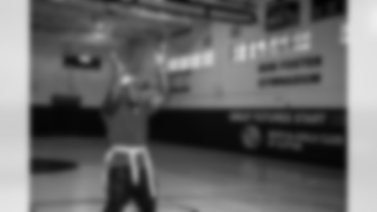 ILB Bobby Okereke (58)