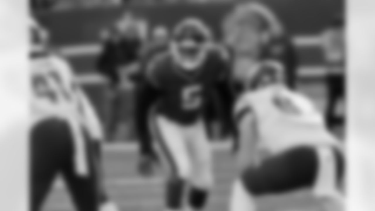 New York Giants defensive end Kayvon Thibodeaux (5)