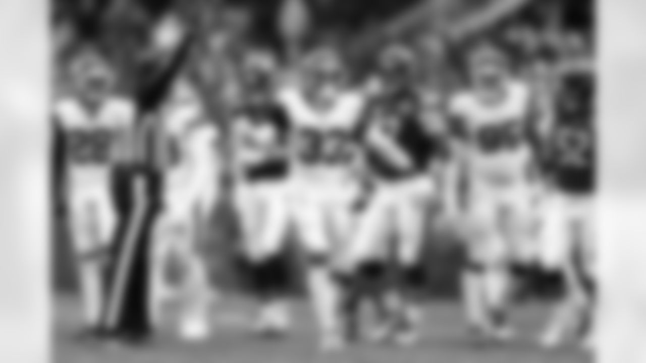 LB Demetrius Flannigan-Fowles (33)