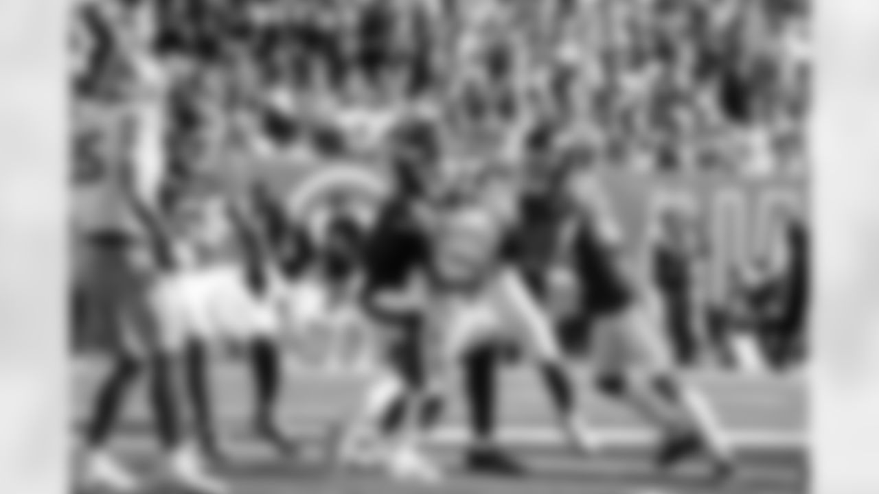 CB Deonte Banks (2), S Dane Belton (24)