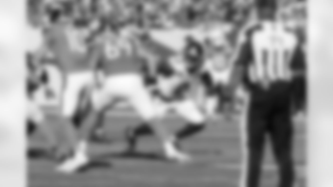 OLB Brian Burns (0)