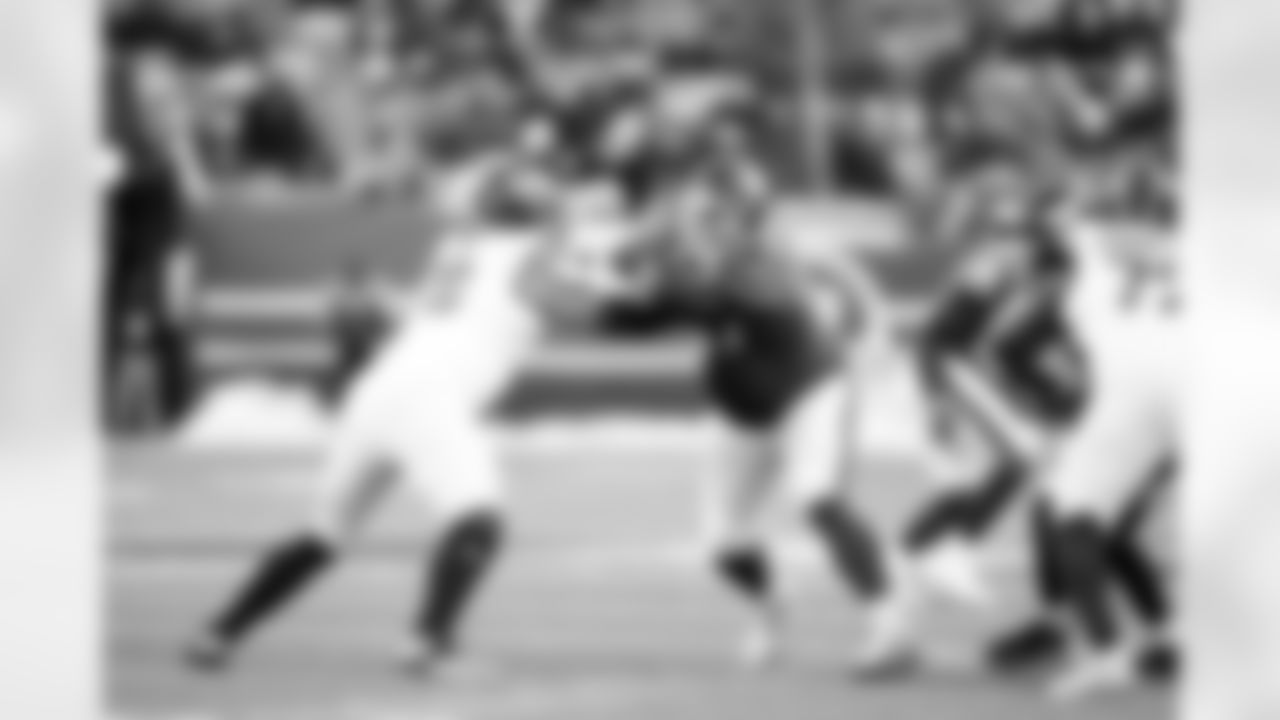 DL Dexter Lawrence II (97)