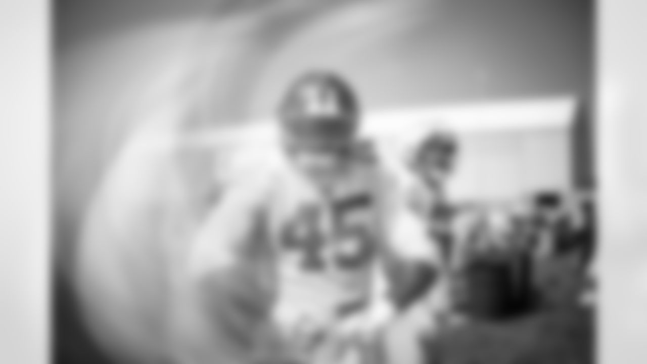 OLB Tomon Fox