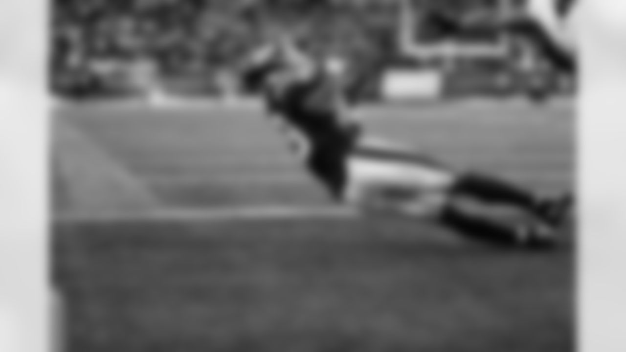 RB Tyrone Tracy Jr. (29)