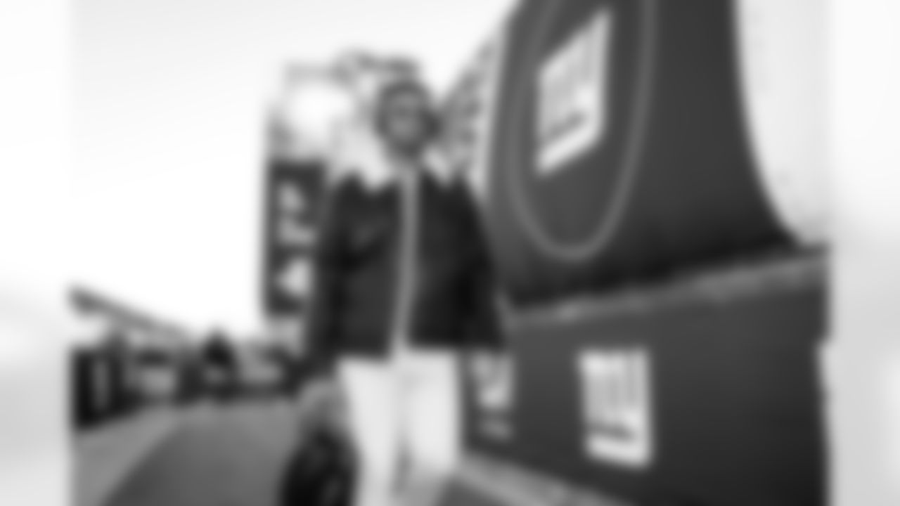QB Russell Wilson (3)
