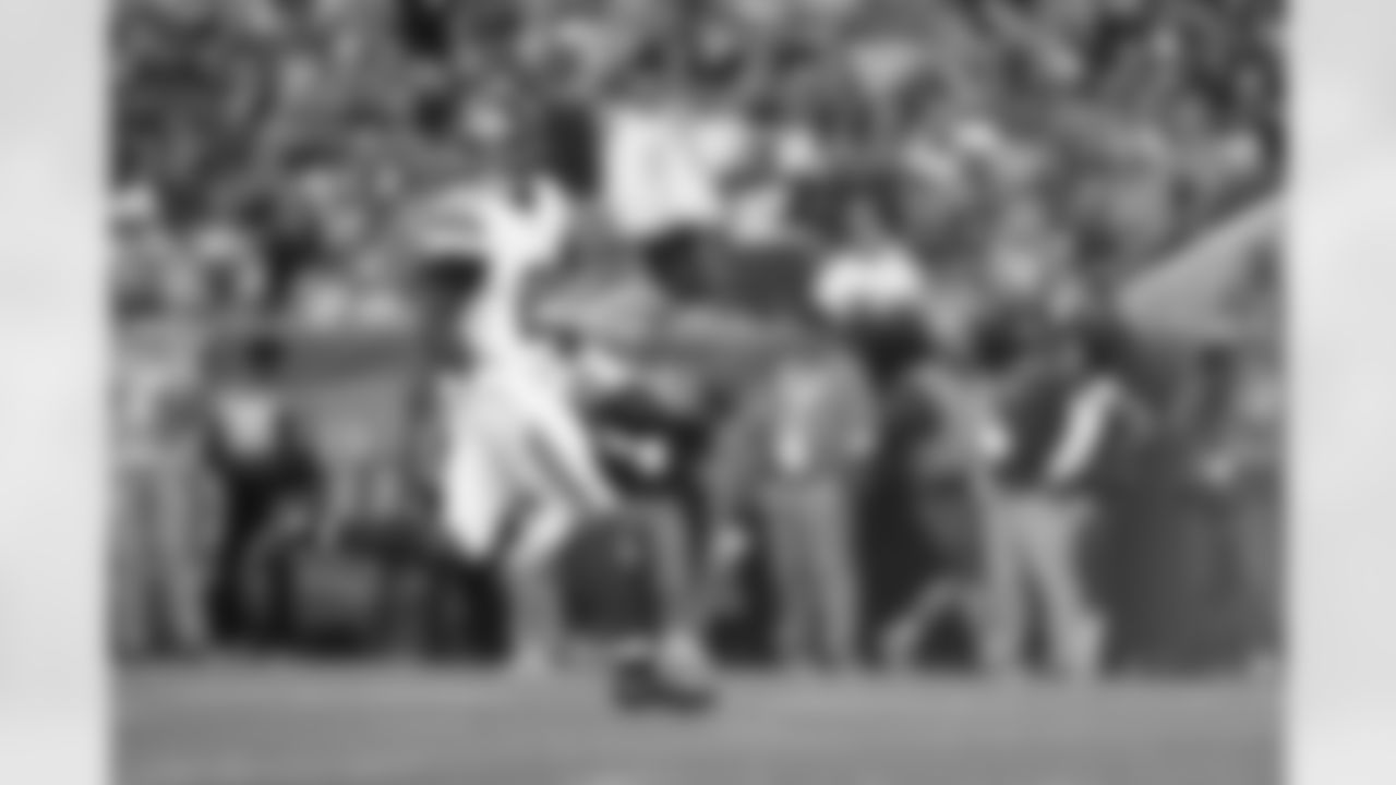 RB Tyrone Tracy Jr. (29)