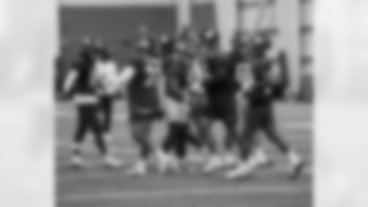 QB Russell Wilson (3)