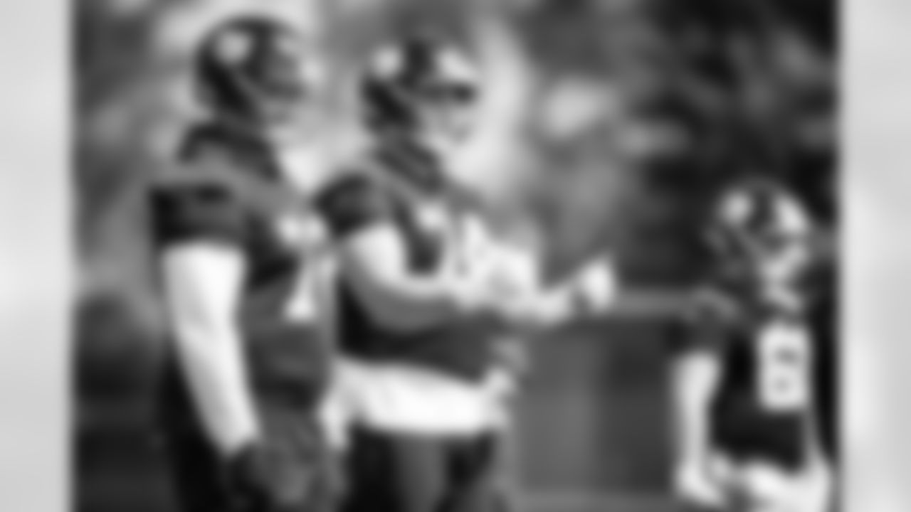 T Jermaine Eluemunor (72) and G Greg Van Roten (74)