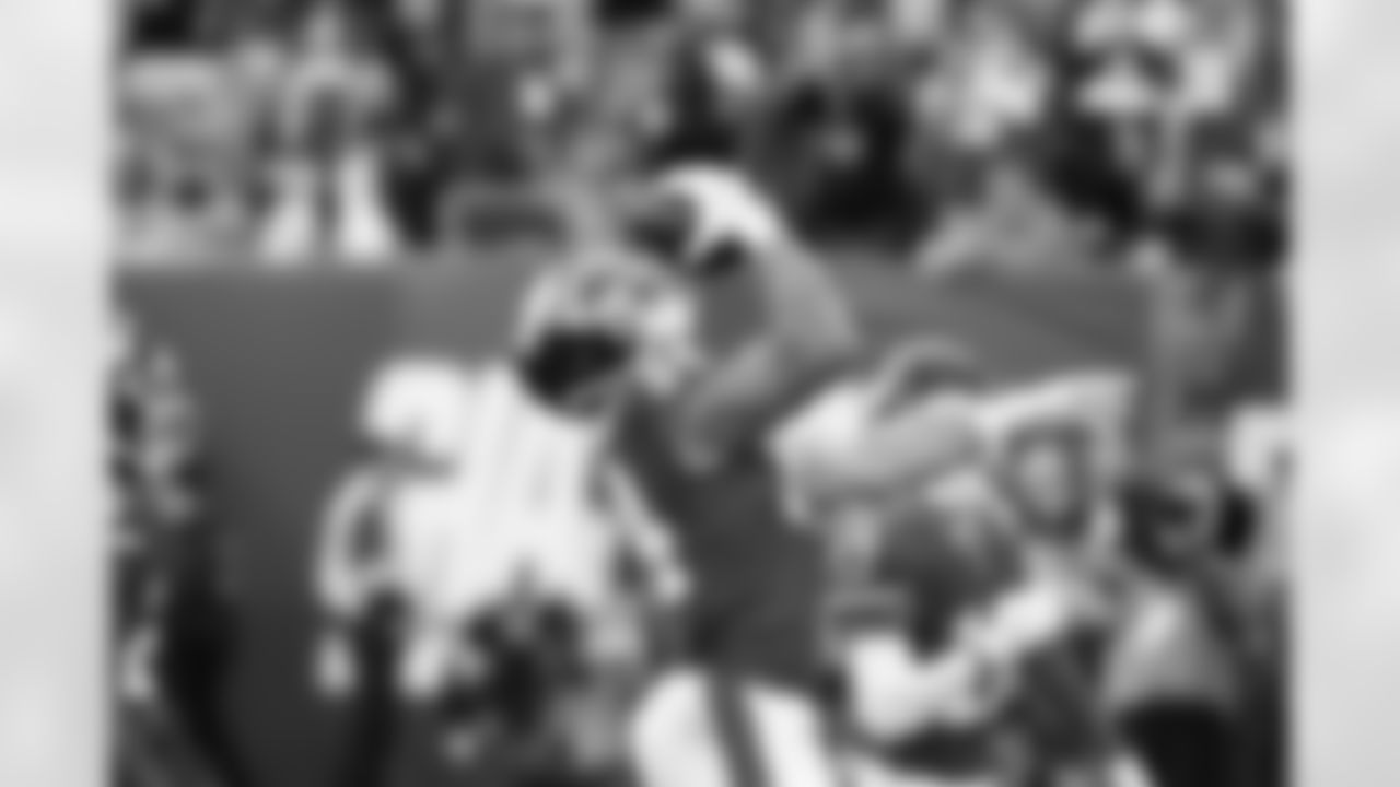 New York Giants tight end Theo Johnson (84), touchdown