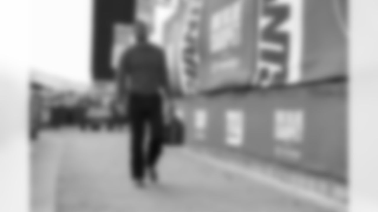 QB Jameis Winston (3)