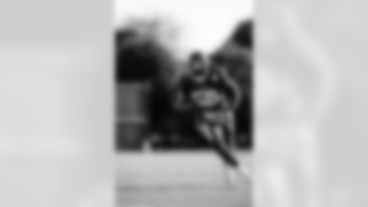 ILB Bobby Okereke (58)