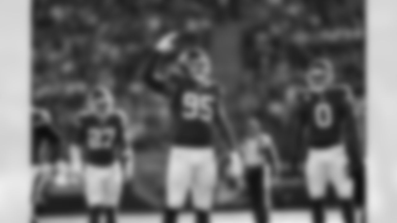 DT Roy Robertson-Harris (95)