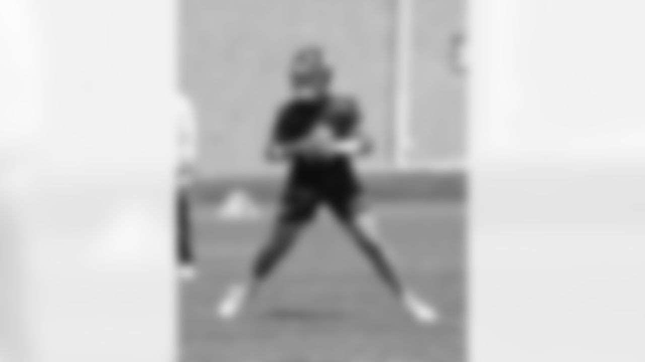 QB Jaxson Dart (6)