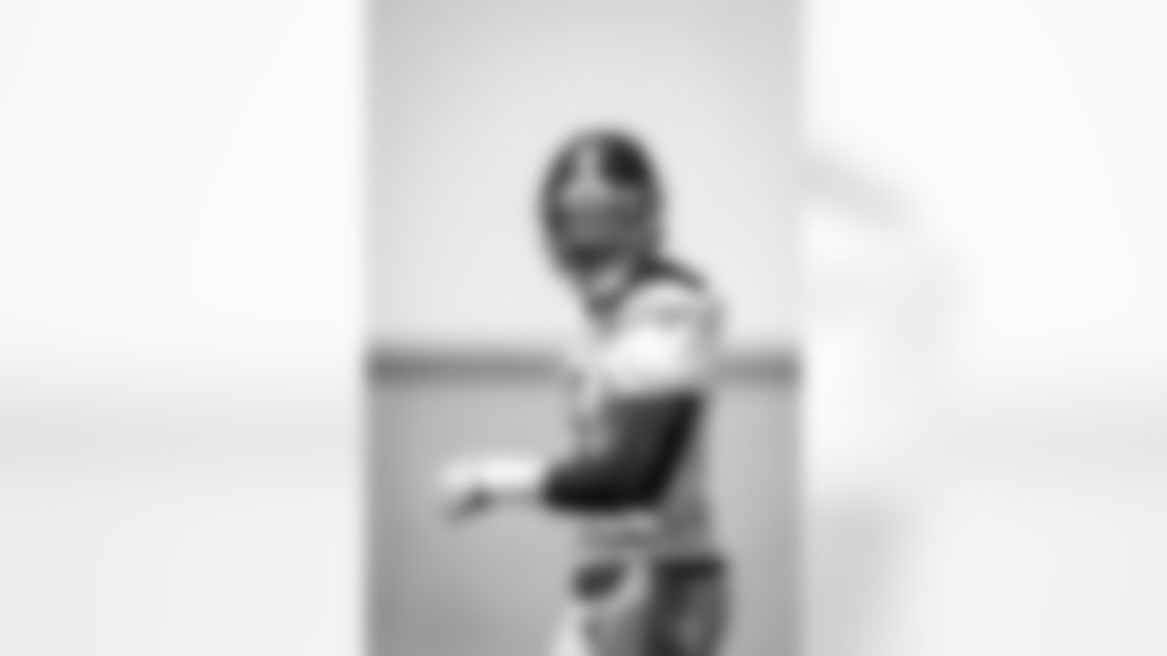 OLB Brian Burns (0)