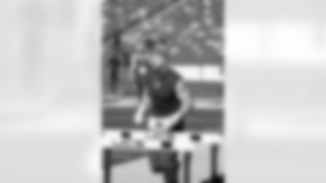 TE Daniel Bellinger (82)