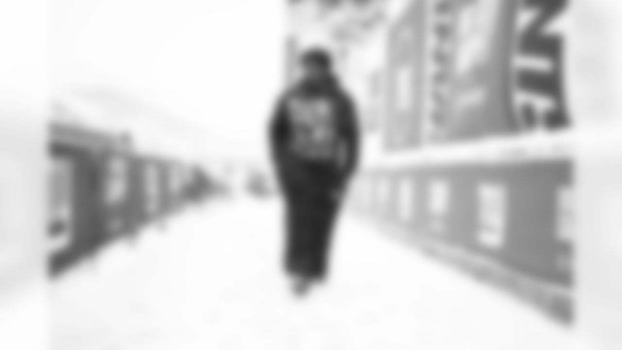 DL Darius Alexander (91)