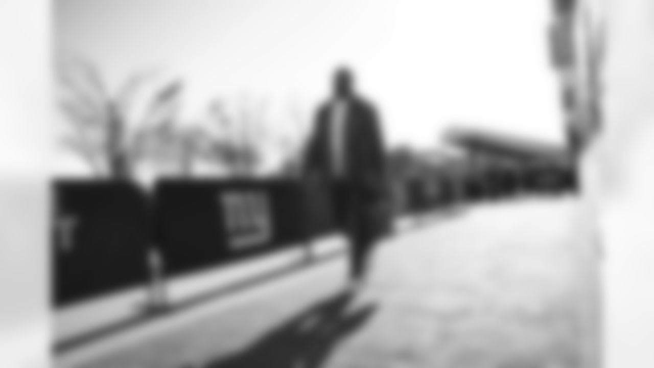 TE Chris Manhertz (85)