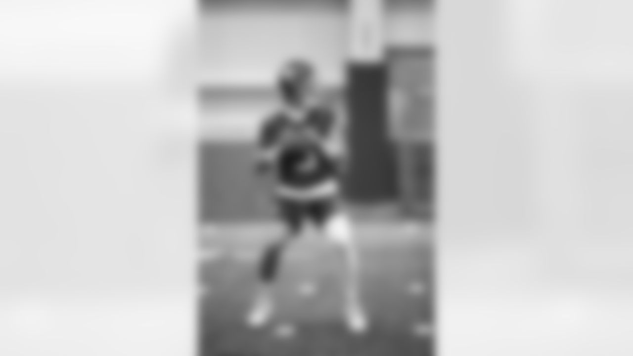 QB Jaxson Dart (6)