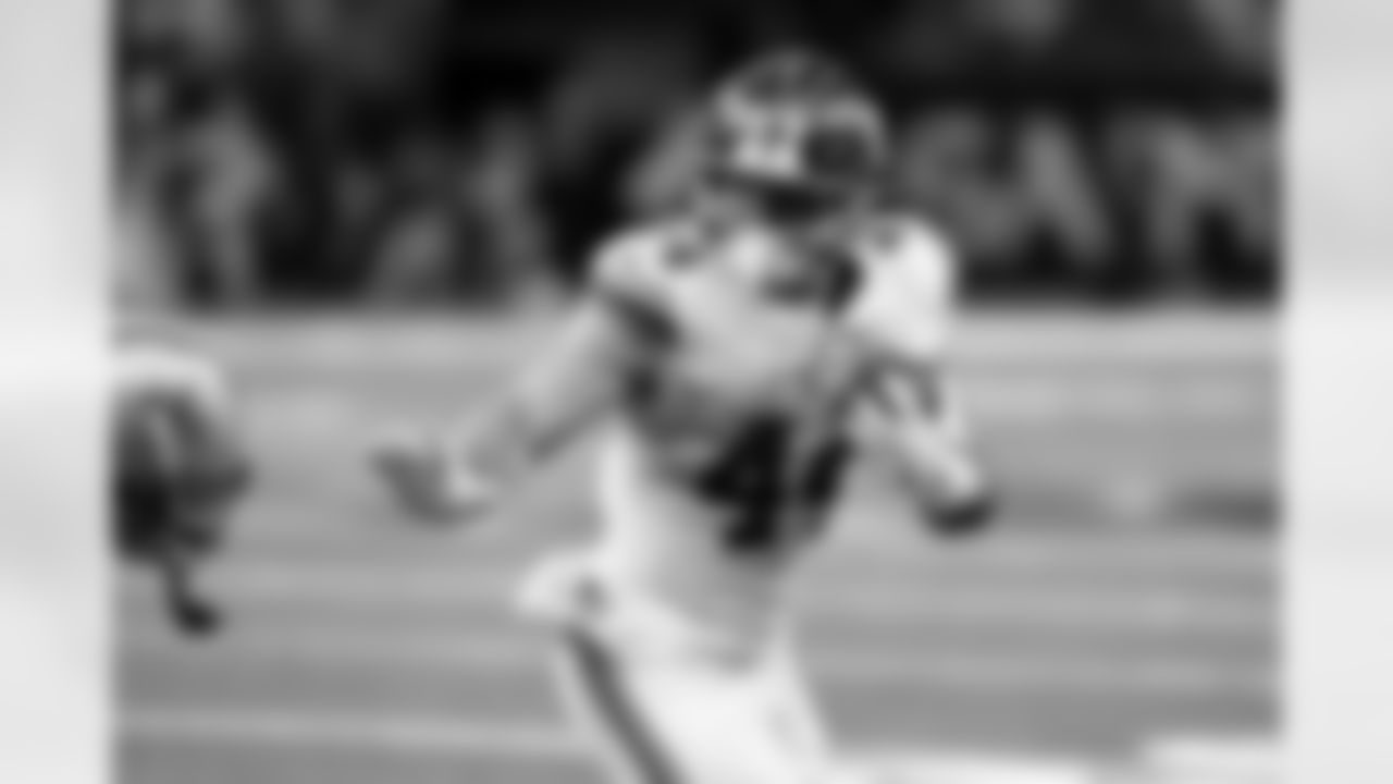 RB Cam Skattebo (44) runs the ball during an NFL football game against the New Orleans Saints on Sunday, October 5, 2025 at Caesars Superdome in New Orleans. (Evan Pinkus/NEW YORK GIANTS)