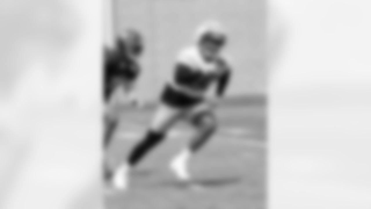 DL Elijah Garcia (90)