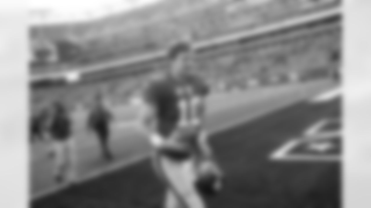 New York Giants' Eli Manning leaves the field after an NFL football game between the Detroit Lions and the New York Giants at New Meadowlands Stadium Sunday, Oct. 17, 2010, in East Rutherford, N.J. The Giants won the game 28-20. (AP Photo/Seth Wenig)