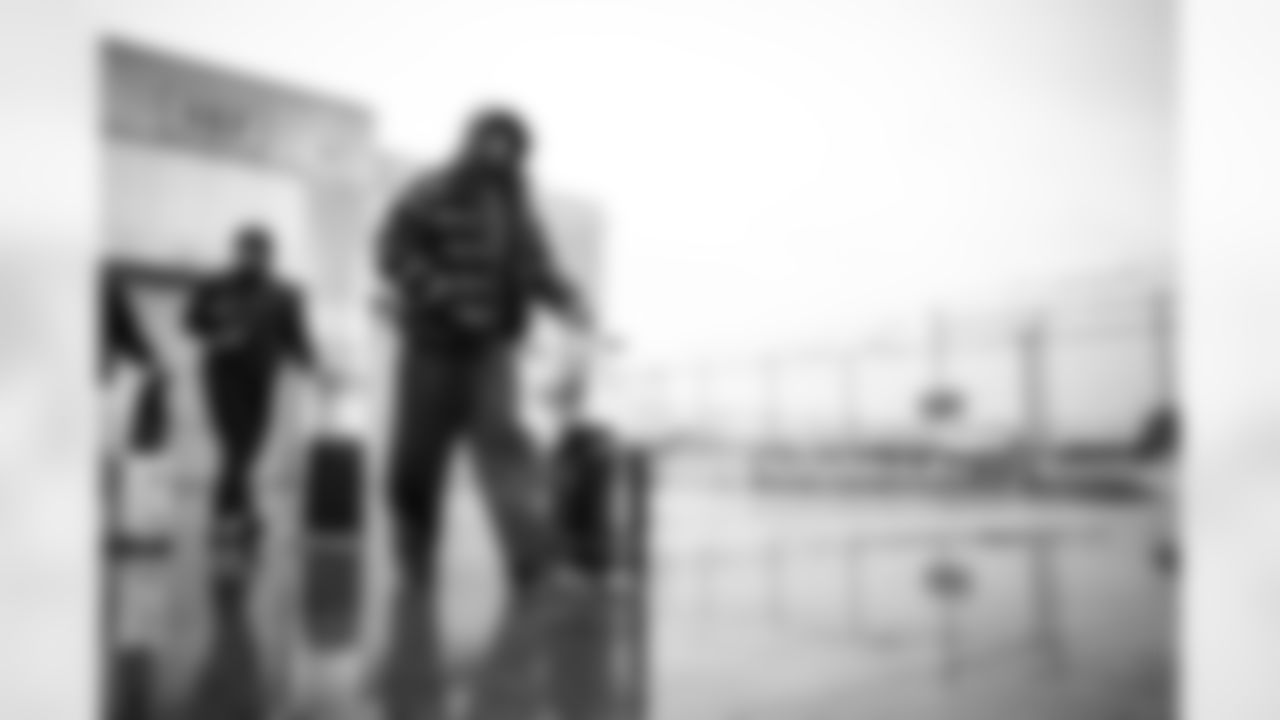 S Jevón Holland (8)