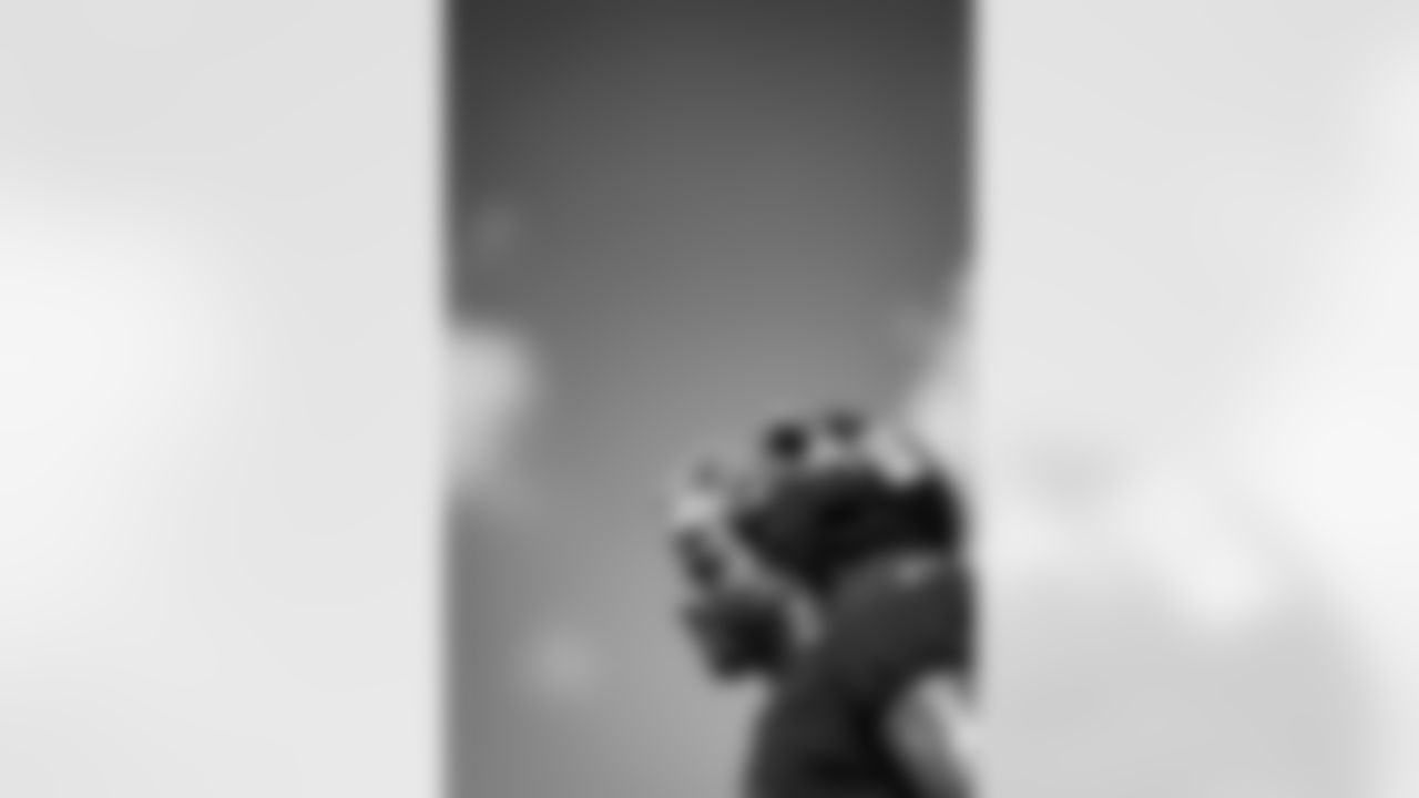 QB Russell Wilson (3)