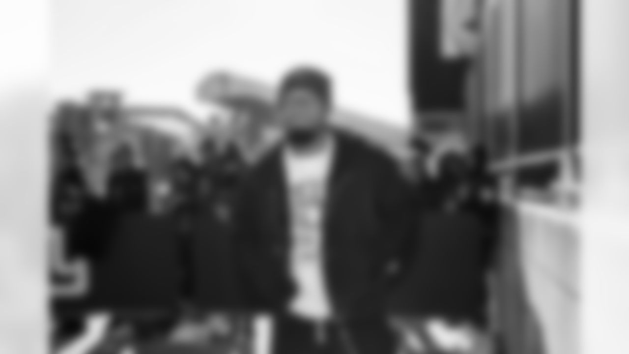 WR Xavier Gibson (88)