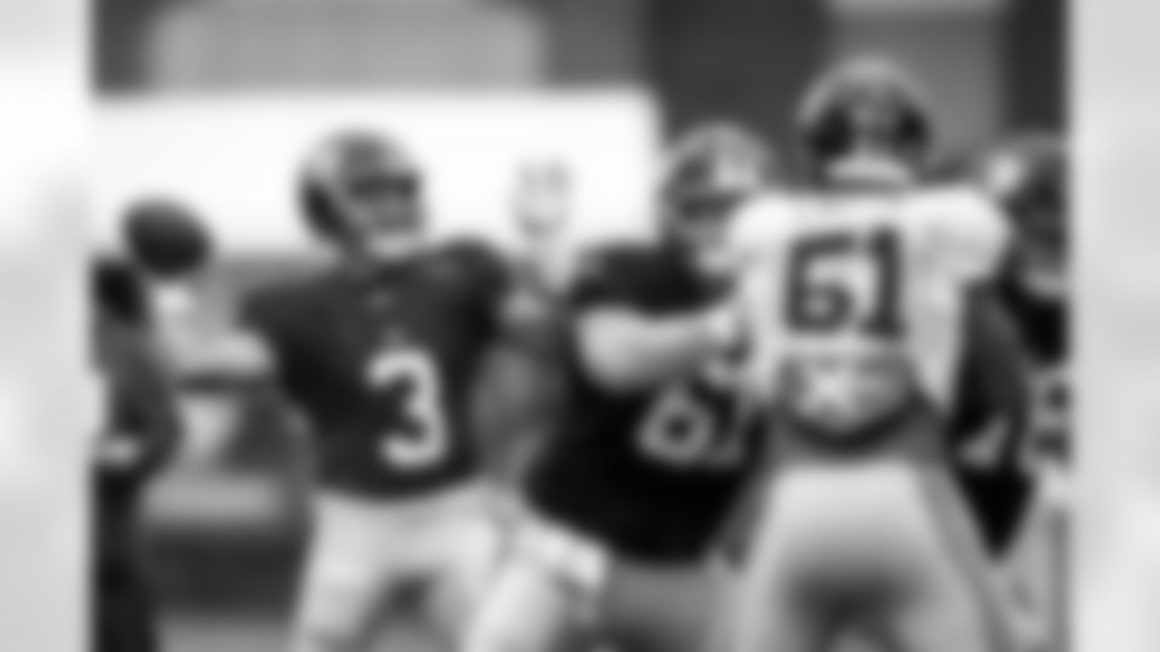 QB Russell Wilson (3)