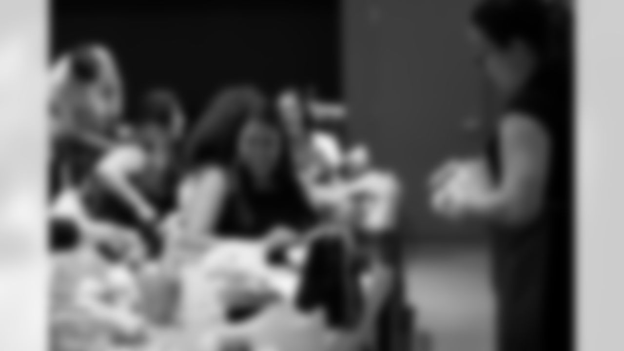 2023_0104_KickingItWithSoles_69