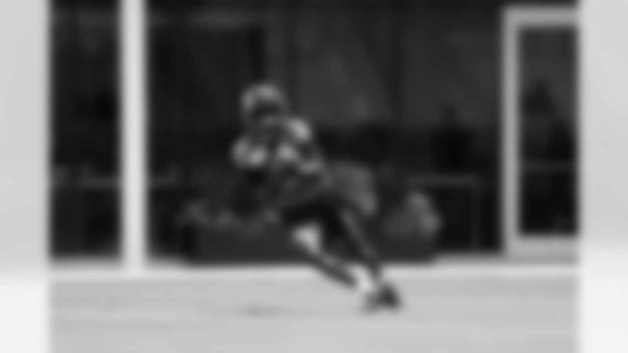 Jacksonville, Fla. — Jaguars wide receiver/defensive back Travis Hunter (12) during rookie minicamp at the Miller Electric Center on May 9, 2025.