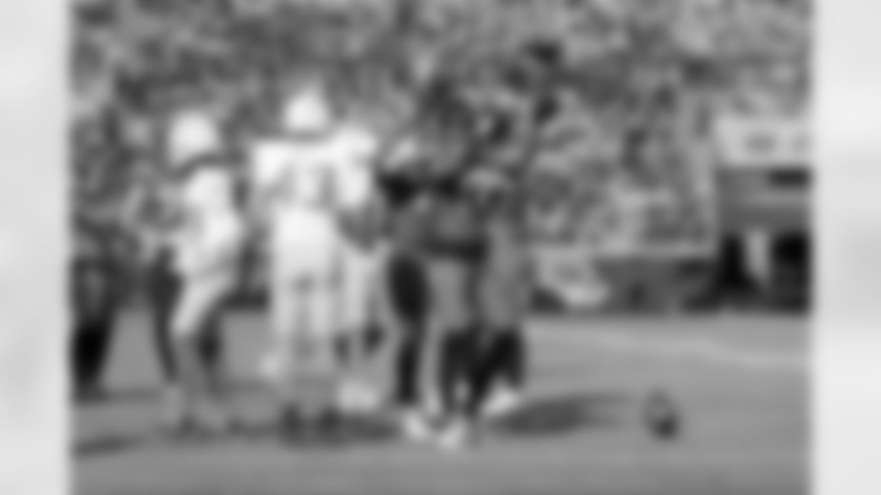 Jacksonville Jaguars vs Los Angeles Chargers
WR Tim Patrick (17)