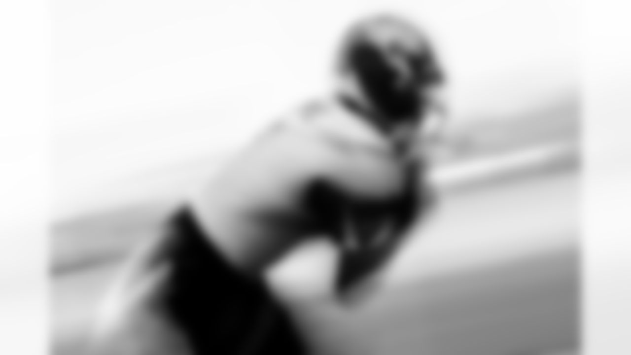 Jacksonville, Fla. — Jaguars running back Travis Etienne Jr. (1) during training camp at the Miller Electric Center on August 19, 2025.