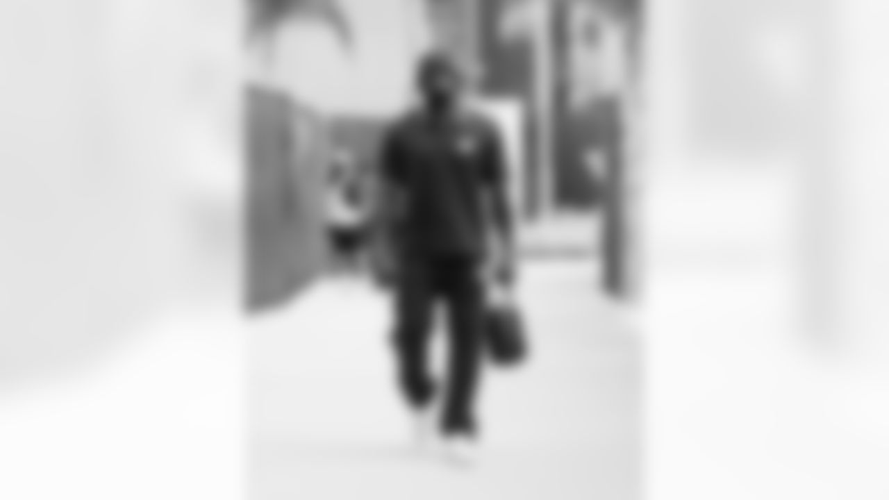 Jacksonville Jaguars vs Carolina Panthers

DL Emmanuel Ogbah