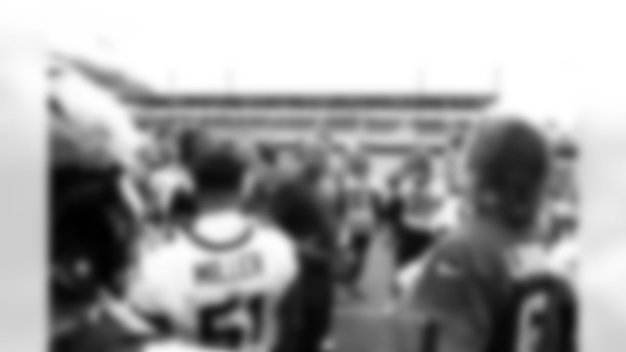 Jacksonville, Fla. — Jagaurs Legends attend Jaguars practice at the Miller Electric Center on December 5, 2025.