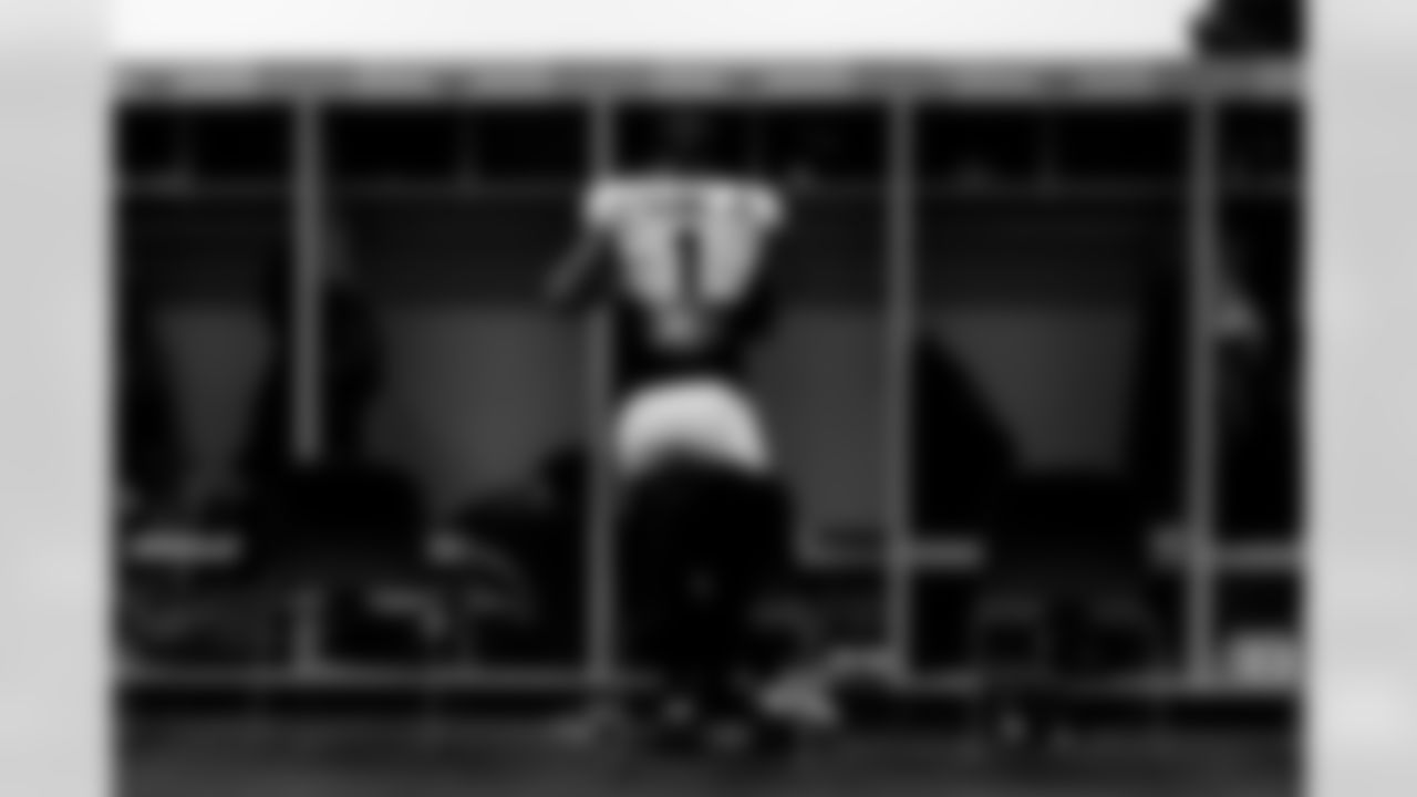 Jacksonville Jaguars vs Denver Broncos

RB Travis Etienne Jr. (1)