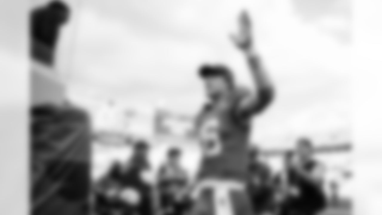 Jacksonville Jaguars vs New York Jets
QB Trevor Lawrence (16)