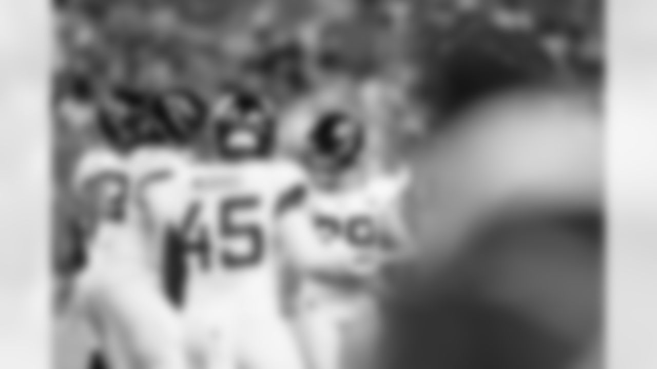 Jacksonville Jaguars vs Miami Dolphins
K Cam Little (39) and OL Javon Foster (62)