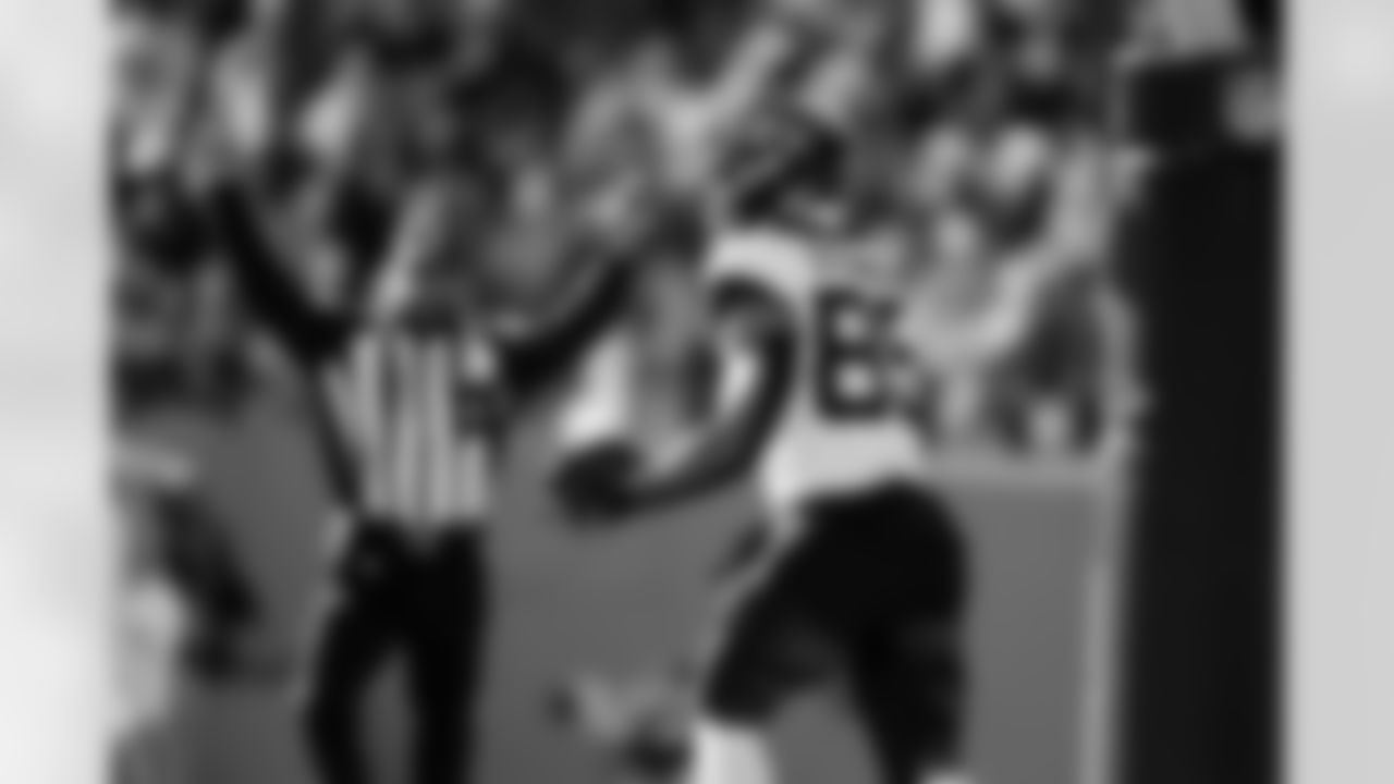 Jacksonville Jaguars vs Tennessee Titans

TE Brenton Strange (85)