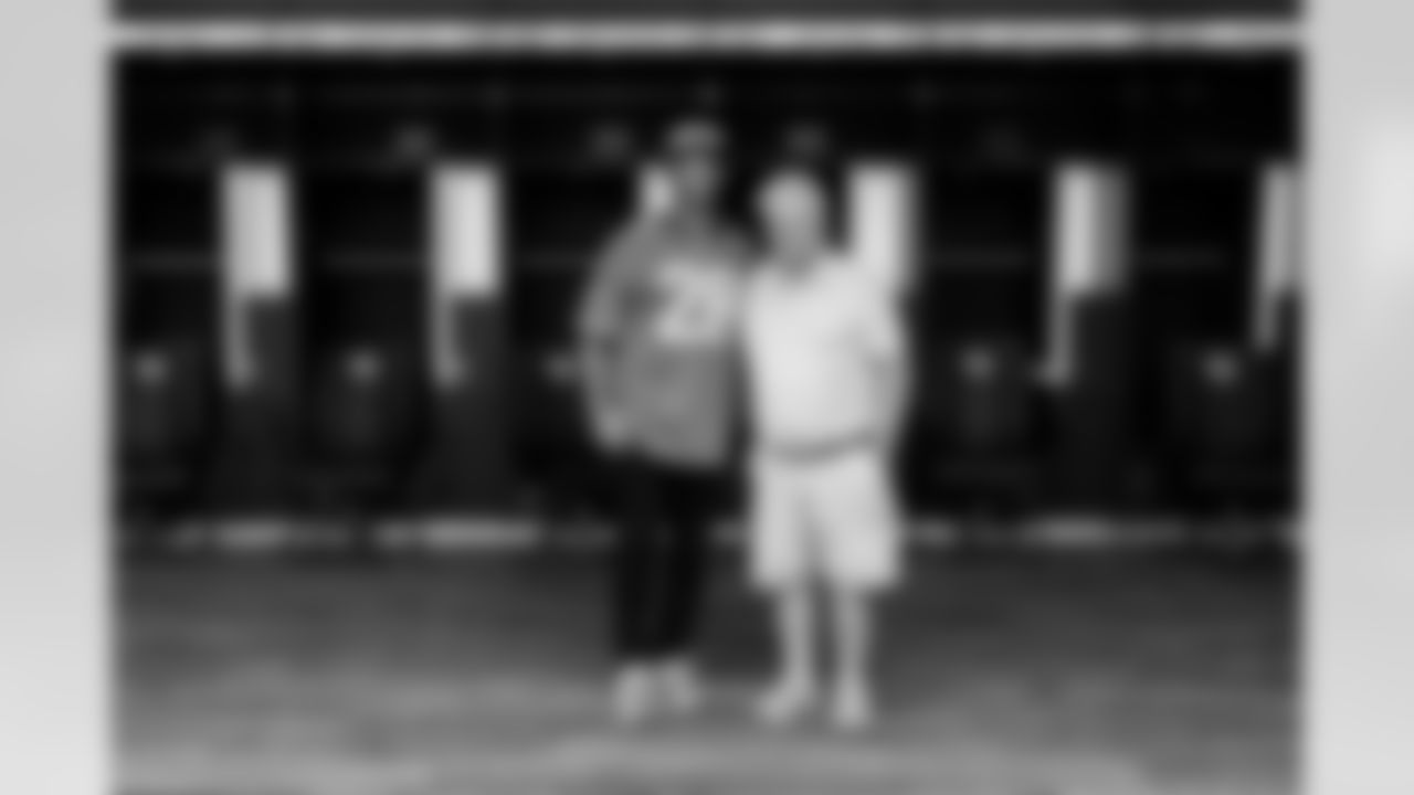 Jacksonville, Fla. — Founders STM Gift Grab photo session with Fred Taylor at EverBank Stadium on September 15, 2025.