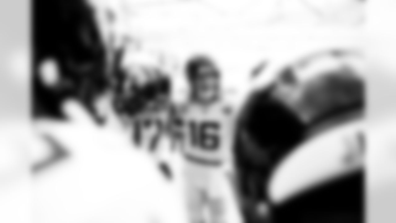Jacksonville Jaguars vs. Tennessee Titans
QB Trevor Lawrence (16)