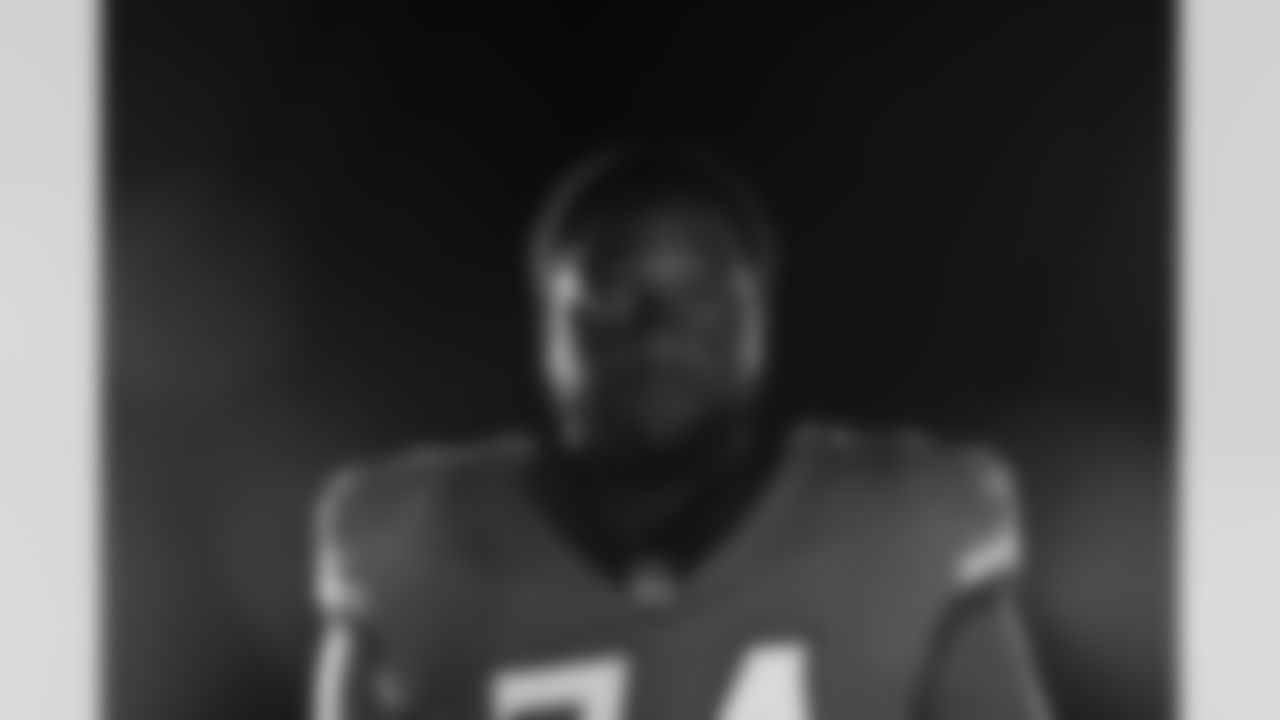 OL Cam Robinson