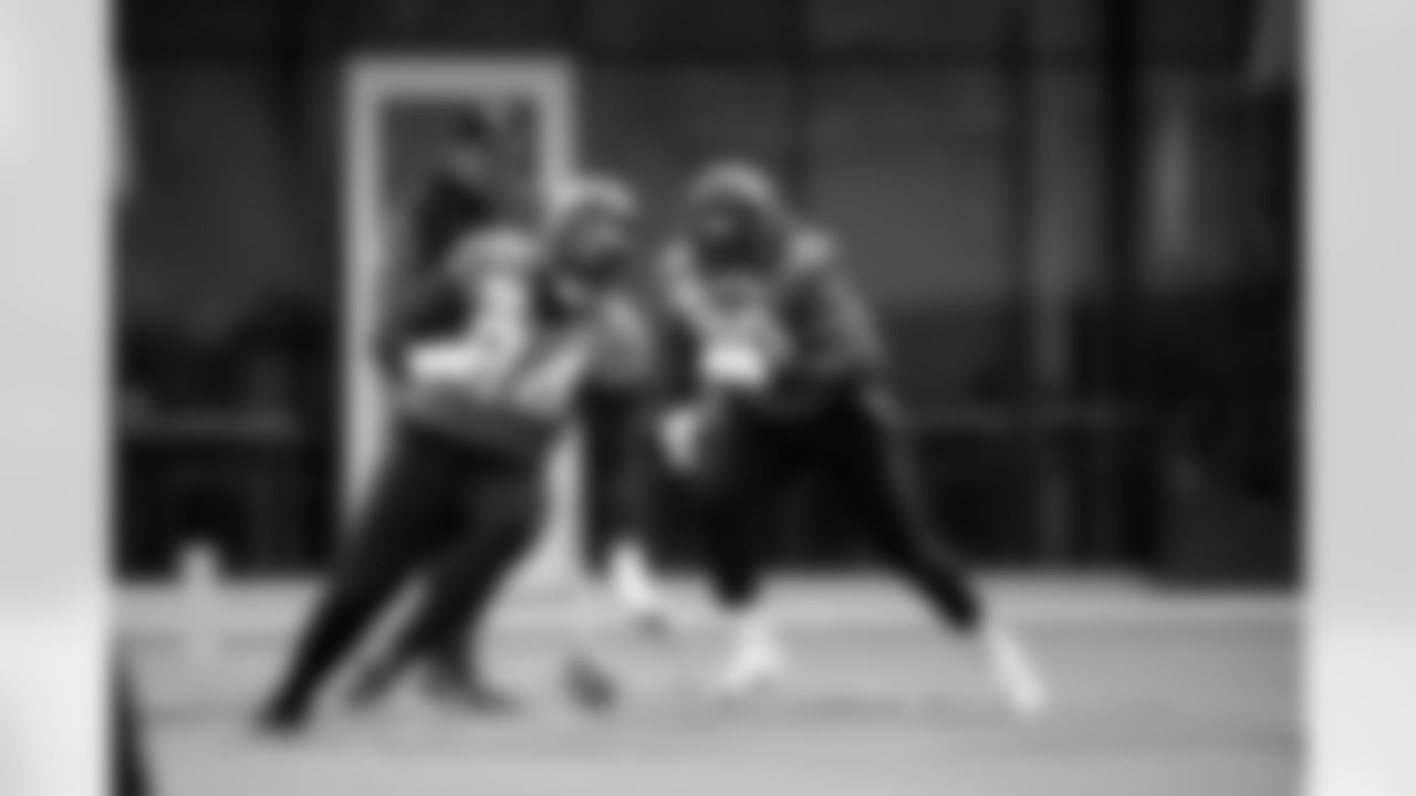 Jacksonville, Fla. — Jaguars defensive lineman Emmanuel Ogbah (90) and defensive line coach Matt Edwards during practice at the Miller Electric Center on November 27, 2025.