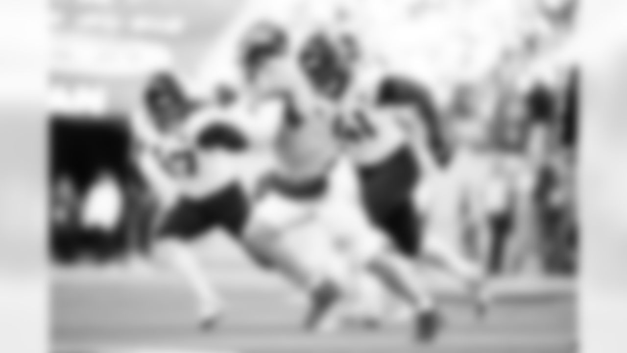 Jacksonville Jaguars vs Tennessee Titans

LB Dennis Gardeck (47) and DE Josh Hines-Allen (41)