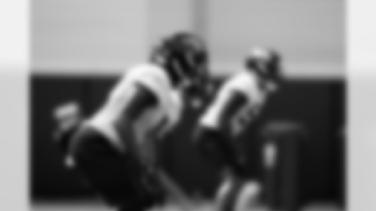 Jacksonville, Fla. — Jaguars linebacker Devin Lloyd (0) during practice at the Miller Electric Center on September 17, 2025.